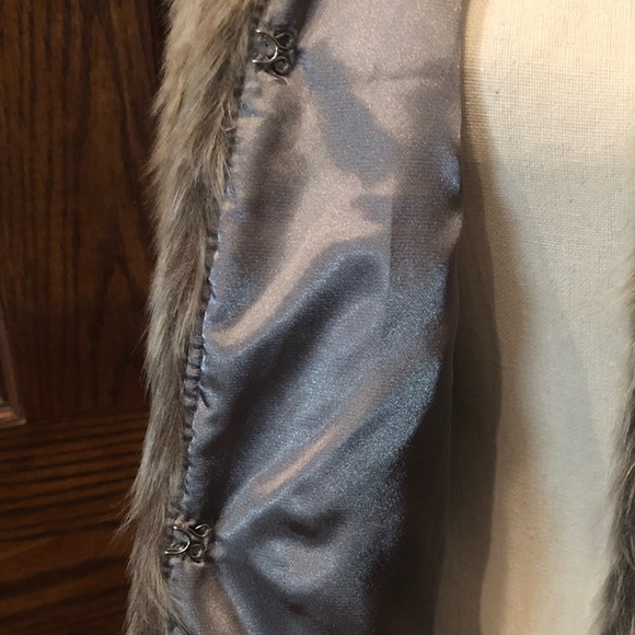 Faux Fur Vest - Picture 7 of 7